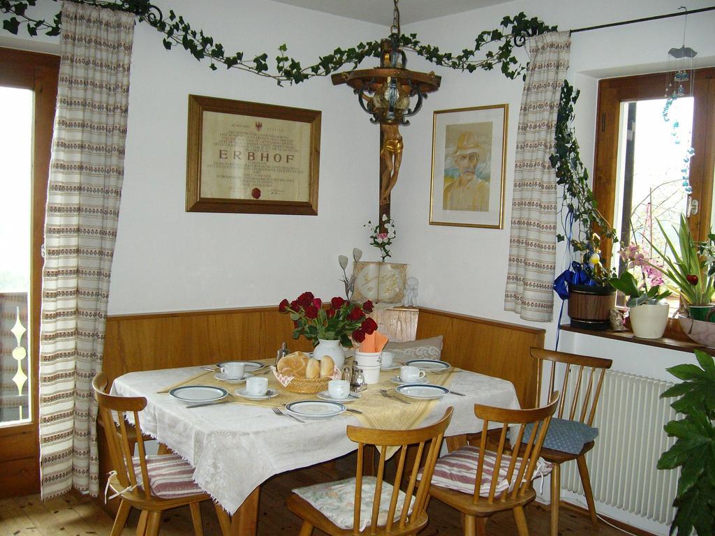 Schartnerhof Villa Collalbo Ruang foto
